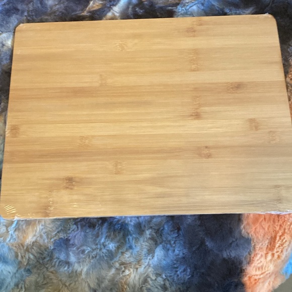 🌟NEW🌟 Set of 2 - 1 Bamboo & 1 Wood Lemon Shape Cutting Board “ Easy Peezy” NWT - Picture 4 of 9